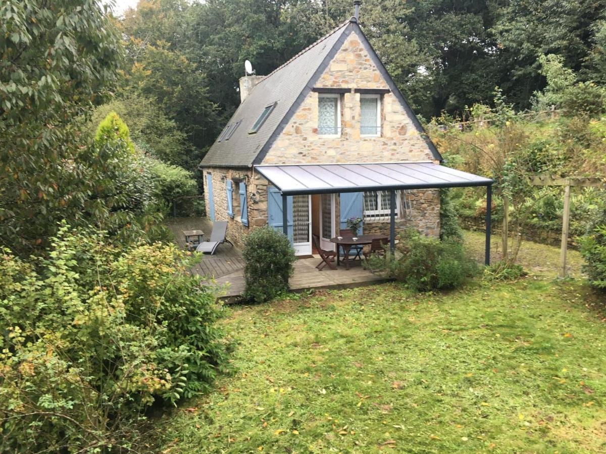 Country House With Canoe And Tree House Langoat 外观 照片